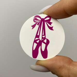 Mărțișor broșă - 3.5 cm - Poante Balerină - bijuterii - mărțișor - Artynos.ro