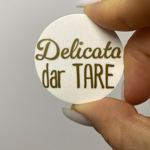 Martisor brosa - 3.5 cm - Delicata dar tare, Bijuterii, Martisor, Ceramica, ARTYNOS