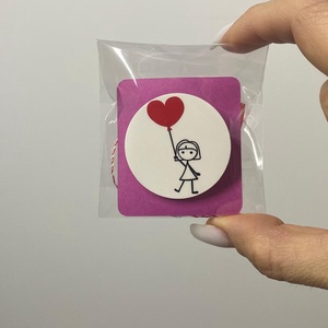 Mărțișor broșă - 3.5 cm - Fetița cu balonul - bijuterii - mărțișor - Artynos.ro