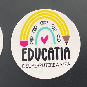 Broșă - 5.5 cm - Teaching is my superpower - bijuterii - mărțișor - Artynos.ro