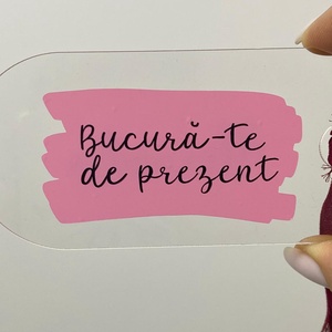 Card de masă acrilic personalizat (2 în 1 � place card și semn de carte) - accesorii nuntă - invitații și felicitări de nuntă - carduri de așezare nuntă  - Artynos.ro