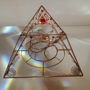 Piramida cinematica cu proprietati energetice, Casa & Stil de viata, Accesorii pentru decorat casa, Decoratiuni cu tematica spirituala, Piramida de orgonit, Prelucrarea metalelor, ARTYNOS