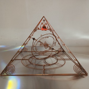 Piramida cinematica cu proprietati energetice - casă & stil de viață - accesorii pentru decorat casa - decorațiuni cu tematică spirituală - piramida de orgonit - Artynos.ro