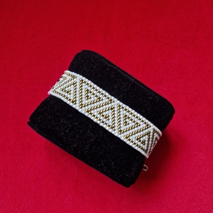 Brățară Elaya � Miyuki Handmade Alb Sidefat și Verde Măsliniu, Model Grecesc Geometric - bijuterii - brățări - brățări din mărgele - Artynos.ro