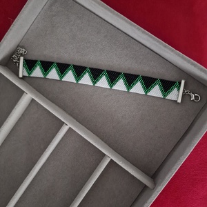Brățară Miyuki Handmade Alb Mat, Verde Smarald și Negru, Model Geometric Zigzag - bijuterii - brățări - brățări din mărgele - Artynos.ro
