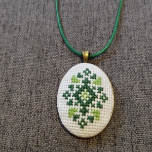 colier brodat cruce cu motiv popular cu motiv popular, , , ARTYNOS