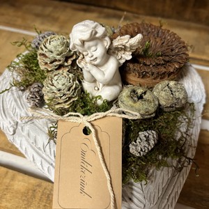 Inimă de beton ornament funerar - cu înger așezat - casă & stil de viață - obiecte religioase și de devoțiune - ornamente funerare - Artynos.ro