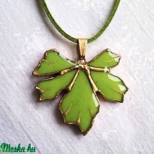 Pandantiv frunză de arțar verde, sticlă tiffany -  - Artynos.ro