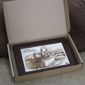 Tablou suvenir din lemn, gravat, Cetatea Alba Carolina, Alba Iulia, dimensiune 10/15, rama inclusa - casă & stil de viață - decorațiuni de casă - picturi murale - artă de perete din lemn - Artynos.ro