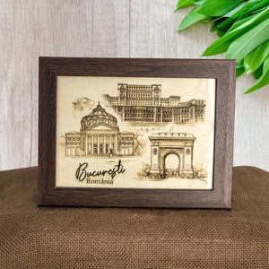 Tablou suvenir din lemn, Gravat, Visit Bucuresti, dimensiune 13/18 cm, Rama Inclusa, Casa & Stil de viata, Decoratiuni de casa, Picturi murale, Arta de perete din lemn, Gravare, pirogravura, Fotografie, grafica, desen, ilustratie, ARTYNOS