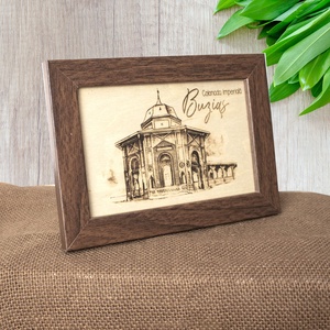 Tablou suvenir, din lemn, gravat, Colonada Imperiala Buzias, dimensiune 10 x15 cm, rama inclusa - casă & stil de viață - decorațiuni de casă - picturi murale - artă de perete din lemn - Artynos.ro