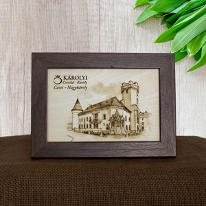 Tablou suvenir din lemn, Gravat Castelul Karolyi Carei, dimensiune 10/15, rama inclusa, Casa & Stil de viata, Decoratiuni de casa, Picturi murale, Arta de perete din lemn, Fotografie, grafica, desen, ilustratie, Gravare, pirogravura, ARTYNOS