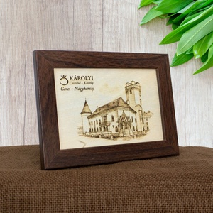 Tablou suvenir din lemn, Gravat Castelul Karolyi Carei, dimensiune 10/15, rama inclusa - casă & stil de viață - decorațiuni de casă - picturi murale - artă de perete din lemn - Artynos.ro