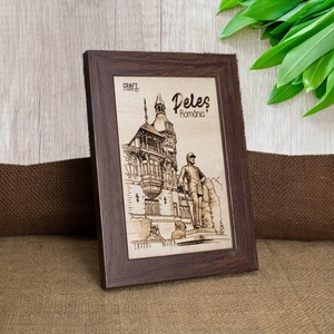 Tablou suvenir, gravat pe lemn, Carol I - Peles, dimensiune 10/15 cm, rama inclusa - casă & stil de viață - decorațiuni de casă - picturi murale - artă de perete din lemn - Artynos.ro