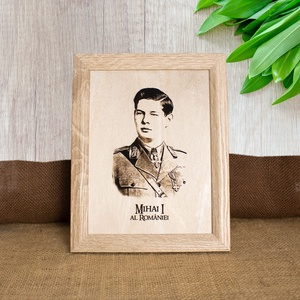 Tablou suvenir din lemn, gravat, Mihai I al Romaniei, dimensiune 15/20 cm, rama inclusa, Casa & Stil de viata, Decoratiuni de casa, Picturi murale, Arta de perete din lemn, Fotografie, grafica, desen, ilustratie, Gravare, pirogravura, ARTYNOS
