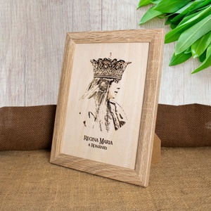 Tablou suvenir din lemn, gravat, Regina Maria a Romaniei, dimensiune 15/20 cm, rama inclusa - casă & stil de viață - decorațiuni de casă - picturi murale - artă de perete din lemn - Artynos.ro