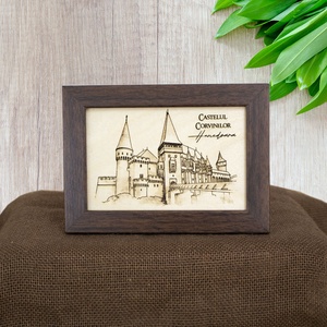 Tablou suvenir din lemn, gravat, Castelul Corvinilor Hunedoara, dimensiune 10/15, rama inclusa, Casa & Stil de viata, Decoratiuni de casa, Picturi murale, Arta de perete din lemn, Fotografie, grafica, desen, ilustratie, Gravare, pirogravura, ARTYNOS