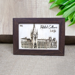 Tablou suvenir, din lemn, gravat, Palatul Culturii din Iasi, dimensiune 10/15 cm, rama inclusa, Casa & Stil de viata, Decoratiuni de casa, Picturi murale, Arta de perete din lemn, Fotografie, grafica, desen, ilustratie, Gravare, pirogravura, ARTYNOS
