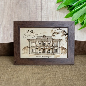 Tablou suvenir din lemn, gravat, Casa Junimii Iasi (Muzeul Vasile Pogor), dimensiune 10/15, rama inclusa, Casa & Stil de viata, Decoratiuni de casa, Picturi murale, Arta de perete din lemn, Fotografie, grafica, desen, ilustratie, Gravare, pirogravura, ARTYNOS