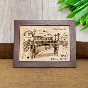 Tablou suvenir din lemn, gravat, Podul Minciunilor, Sibiu, dimensiune 13/18, rama inclusa, Casa & Stil de viata, Decoratiuni de casa, Picturi murale, Arta de perete din lemn, Fotografie, grafica, desen, ilustratie, Gravare, pirogravura, ARTYNOS