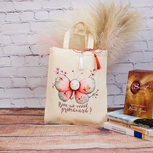 Sacoșă mărțișor textilă din bumbac, 22 � 26 cm � Fluturaș Bine ai venit primavara - bijuterii - mărțișor - Artynos.ro