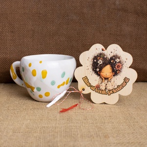 Suport de pahare din lemn, mărțișor � Fetiță cu flori - bijuterii - mărțișor - Artynos.ro