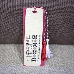 Martisor din lemn, semn de carte gravat cu motive tradionale romanesti - bijuterii - mărțișor - Artynos.ro