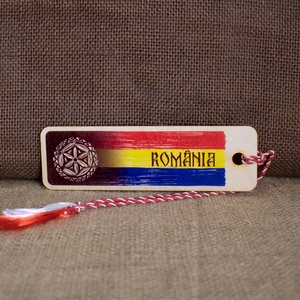 Martisor din lemn, semn de carte, personalizat Visit Romania - bijuterii - mărțișor - Artynos.ro