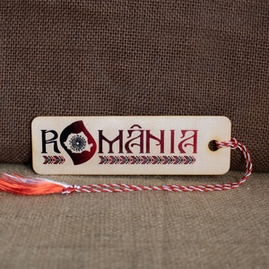 Martisor din lemn, semn de carte, personalizat Visit Romania - bijuterii - mărțișor - Artynos.ro