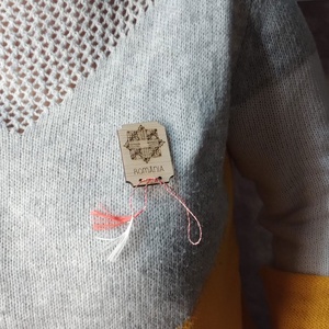 Martisor din lemn, gravat cu motive traditionale romanesti - bijuterii - mărțișor - Artynos.ro