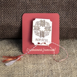 Martisor din lemn, gravat, cu inspiratie din folclorul romanesc, Bijuterii, Martisor, Fotografie, grafica, desen, ilustratie, Gravare, pirogravura, ARTYNOS