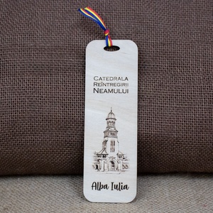 Semn de carte suvenir din lemn, gravat, Catedrala Reintregirii Neamului Alba Iulia - cărți și creații cu tematică muzicală, cadouri - semn de carte - Artynos.ro