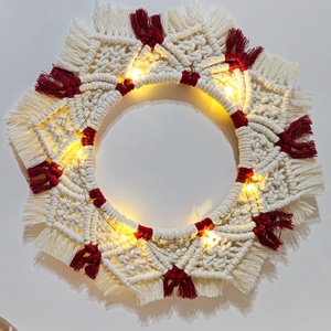 Coroniță de Crăciun din macrame  - Artynos.ro