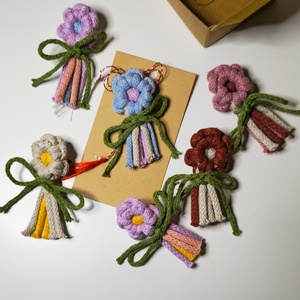 Mărțișor macrame floare - bijuterii - mărțișor - Artynos.ro