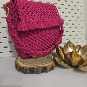 Poseta Macrame Lucrata Manual  Roz Fucsia cu Franjuri  100% Bumbac Organic - Artynos.ro