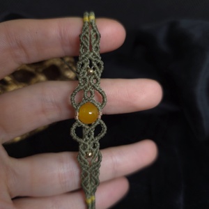 Bratara micro-macrame cu jad galben - bijuterii - brățări - brățări împletite - Artynos.ro