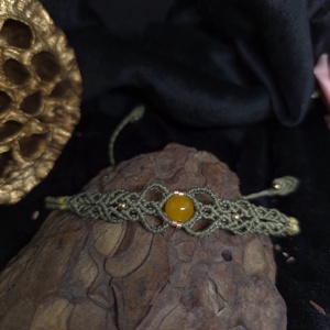 Bratara micro-macrame cu jad galben - bijuterii - brățări - brățări împletite - Artynos.ro