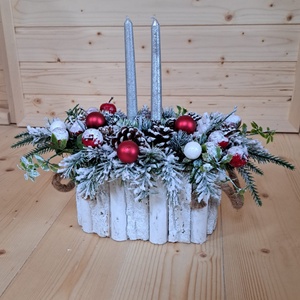 Aranjament Craciun cu doua lumanari, in ghiveci rustic din lemn , 3611 - accesorii de crăciun - decorațiuni de crăciun de casă - aranjarea mesei festive - Artynos.ro