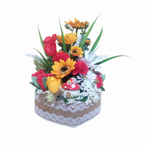 Aranjament floral unicat cu casuta ciupercuta rosie, handmade 3859 - Artynos.ro