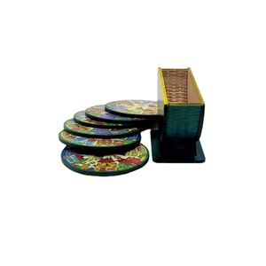 Set 6 suporti rotunzi de pahare de 9 cm si cutie depozitare, verde, orasel de poveste 3 - casă & stil de viață - accesorii pentru echipamente de bucătărie - accesorii de servire - suporturi pahare - Artynos.ro