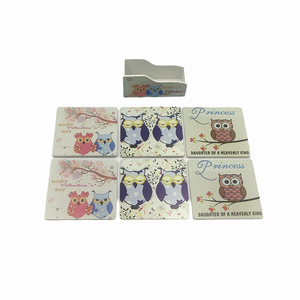 Set sase suporti patrati de pahare de 10 cm din lemn cu cutie de depozitare, modele diferite cu bufnite - casă & stil de viață - accesorii pentru echipamente de bucătărie - accesorii de servire - suporturi pahare - Artynos.ro