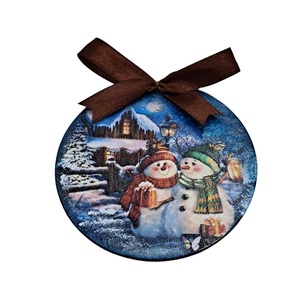 Glob lemn pentru Craciun cu omuleti de zapada cu cadouri , Accesorii de Crăciun, Decorațiuni de Crăciun de casă, Decorațiuni pentru pomul de Crăciun, Decoupage, transfer și tehnici șervețel, Obiecte pictate, ARTYNOS