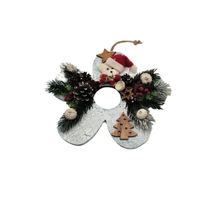 Decoratiune pentru Craciun, Floare alb verde cu ursulet textil cu caciulita de mos, 21 cm (3089) - accesorii de crăciun - decorațiuni de advent - coroniță advent - Artynos.ro