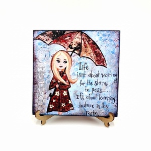 Placuta decorativa cu suport, Dance in the rain, Casă & Stil de viață, Accesorii pentru decorat casa, Decorațiuni de masă și decorațiuni pentru rafturi , Decorațiuni de masă, Decoupage, transfer și tehnici șervețel, ARTYNOS