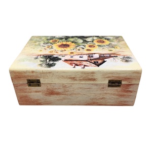 Cutie lemn tip carte, floarea soarelui si casa, decorata si vopsita manual, unicat, 4456 - bijuterii - suporturi bijuterii și cutie bijuterii - cutii de bijuterii - Artynos.ro