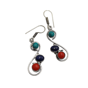 Cercei metalici design spiralat cu howlite, lapis si coral 4472, Bijuterii, Cercei, Cercei agățați, Confecționarea bijuteriilor, ARTYNOS