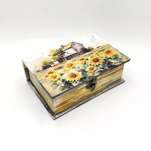 Cutie lemn tip carte, unicat, camp cu floarea soarelui 4491, Bijuterii, Suporturi bijuterii si cutie bijuterii, Cutii de bijuterii, Decoupage, transfer si tehnici servetel, Obiecte pictate, Este o cutie din lemn cu o frumoasa imagine cu floarea soarelui, decorata si vopsita manual, unicat..., ARTYNOS