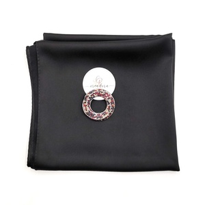 Set cadou, esarfa neagra si brosa 4525 - casă & stil de viață - set de cadou - Artynos.ro