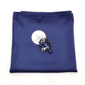 Set cadou esarfa satinata bleumarin si brosa 4527 - casă & stil de viață - set de cadou - Artynos.ro