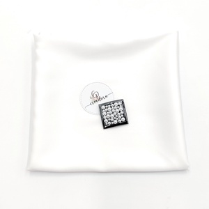 Set cadou esarfa satinata alba si inel esarfa 4528 - casă & stil de viață - set de cadou - Artynos.ro